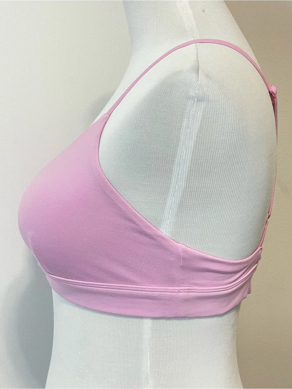 NWOT Alo Yoga Splendor Sports Bra in Candy Heart Pink Size M